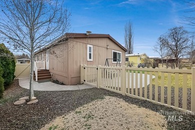 Manufactured home on rented lot. Lot rent is $690 plus $65 for - photo 28