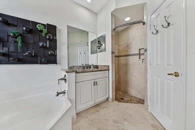 Beautifully maintained 1 story Mediterranean style home - photo 35