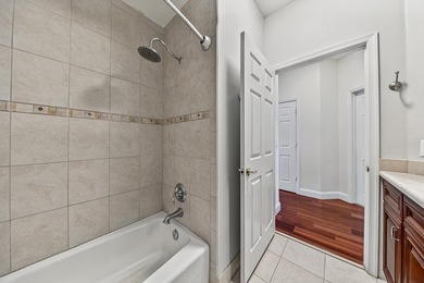 Beautifully maintained 1 story Mediterranean style home - photo 44