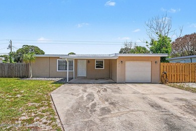 Charming 3-bedroom concrete block home on city water and city - photo 1