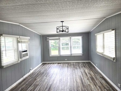 Welcome to this charming 2-bedroom, 1-bath home, ideally located - photo 5
