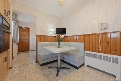 Buyers wait anxiously for a 2 car oversized garage, with access - photo 8