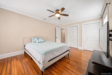 Welcome to this beautifully renovated colonial 4 Bedrooms, 4 - photo 15
