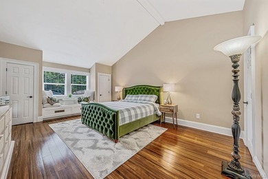 Welcome to this beautifully renovated colonial 4 Bedrooms, 4 - photo 17
