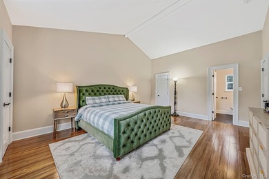 Welcome to this beautifully renovated colonial 4 Bedrooms, 4 - photo 18