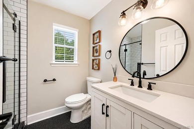Welcome to this beautifully renovated colonial 4 Bedrooms, 4 - photo 19