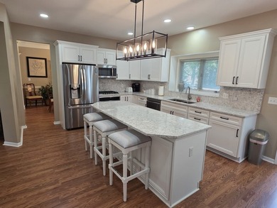 Take the keys and move right into this stunning, turn-key - photo 10