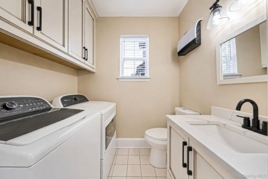 Welcome to this beautifully renovated colonial 4 Bedrooms, 4 - photo 22