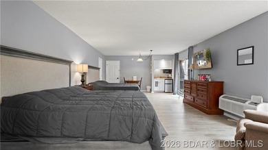 Excellent investment opportunity in the heart of Osage Beach! - photo 36