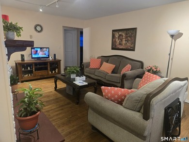 Wonderful opportunity to own in Springdale !!! This updated 2 - photo 2