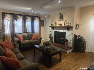 Wonderful opportunity to own in Springdale !!! This updated 2 - photo 3