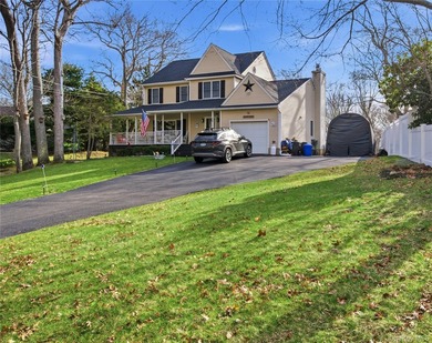 Welcome to this beautifully maintained Colonial-style home - photo 23