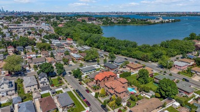 Located in the prestigious enclave of Malba, this extraordinary - photo 40