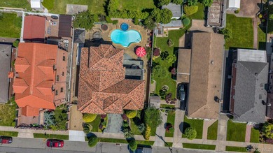 Located in the prestigious enclave of Malba, this extraordinary - photo 41