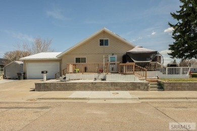Lake Home For Sale in Idaho Falls, Idaho