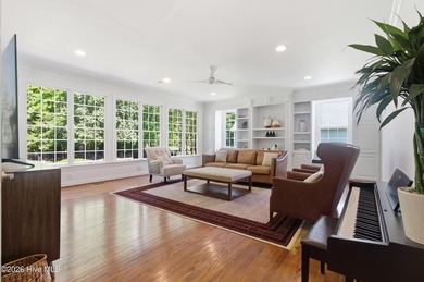 Welcome to this sprawling Trent Woods, all-brick, 5-bedroom - photo 2