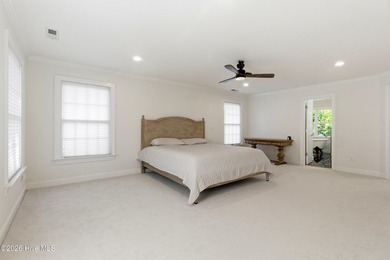 Welcome to this sprawling Trent Woods, all-brick, 5-bedroom - photo 7