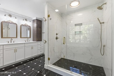 Welcome to this sprawling Trent Woods, all-brick, 5-bedroom - photo 8