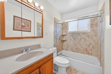 Welcome to 3 Bergwall Way, a lovingly maintained single-story - photo 20