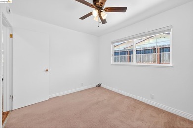 Welcome to 3 Bergwall Way, a lovingly maintained single-story - photo 22
