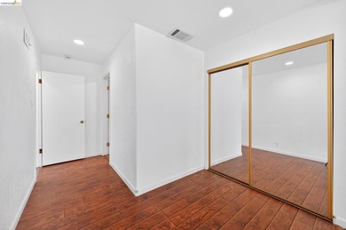 Welcome to 3 Bergwall Way, a lovingly maintained single-story - photo 25