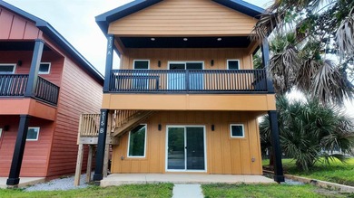 Brand new construction duplex located just minutes from downtown - photo 1