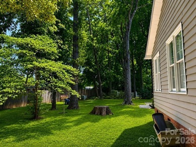 This beautiful Milford Knoll home is tucked away with a - photo 3
