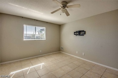 LOCATION! LOCATION! Why wait for a new home to be built? Come to - photo 15