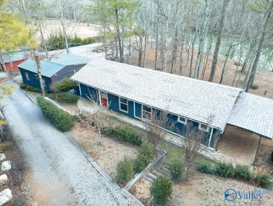 Lake Home For Sale in Gaylesville, Alabama