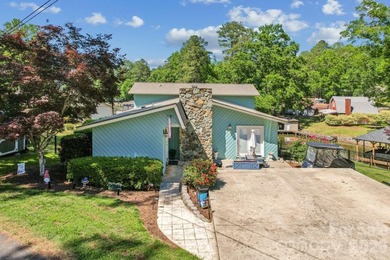 PRICE REDUCED!! Beautiful Lake Tillery home located in a - photo 5