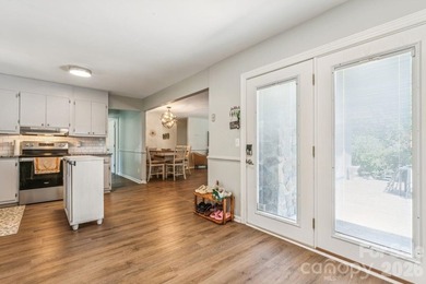 PRICE REDUCED!! Beautiful Lake Tillery home located in a - photo 7