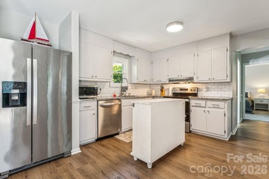PRICE REDUCED!! Beautiful Lake Tillery home located in a - photo 8