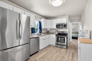 Enjoy the beautiful views of Lake Butte Des Morts from this - photo 11