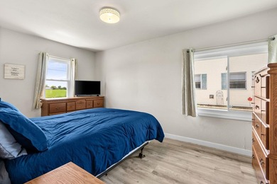 Enjoy the beautiful views of Lake Butte Des Morts from this - photo 16
