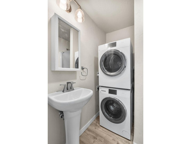 Enjoy the beautiful views of Lake Butte Des Morts from this - photo 18
