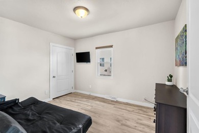 Enjoy the beautiful views of Lake Butte Des Morts from this - photo 22