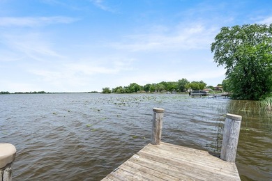 Enjoy the beautiful views of Lake Butte Des Morts from this - photo 23