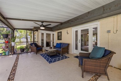 Welcome to this beautifully renovated Carrollwood pool home - photo 23