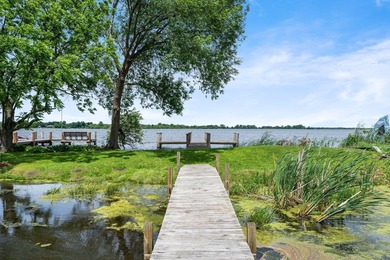Enjoy the beautiful views of Lake Butte Des Morts from this - photo 25
