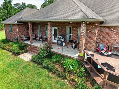 Welcome to 4 Logan Mason Lane, where modern comfort meets - photo 42