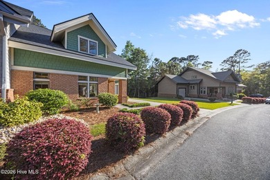 Welcome home to your fully furnished, beautifully updated three - photo 8