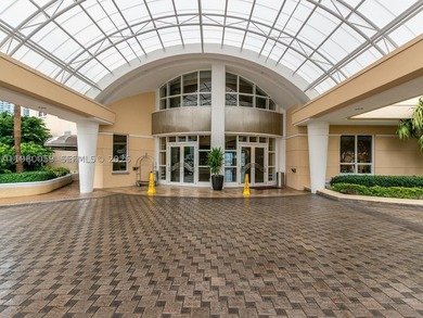 Beautiful apartment located at exclusive Brickell Key Island - photo 1