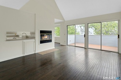 Rare opportunity to experience refined living in this unique - photo 4