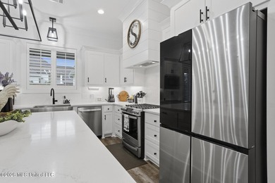 Stunning, like brand new home in Lake Caroline! This lovely Home - photo 13