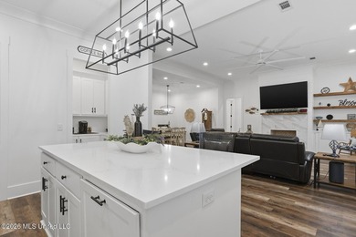 Stunning, like brand new home in Lake Caroline! This lovely Home - photo 16