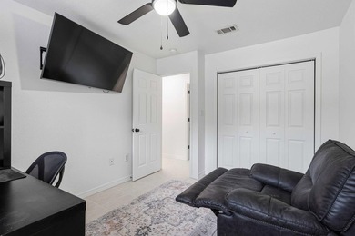 Private, well-kept 4BR/2.5BA home on a spacious lot in Magnolia - photo 19