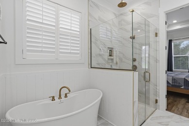 Stunning, like brand new home in Lake Caroline! This lovely Home - photo 22