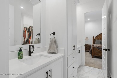 Stunning, like brand new home in Lake Caroline! This lovely Home - photo 28