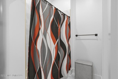 Stunning, like brand new home in Lake Caroline! This lovely Home - photo 29