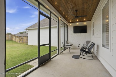 Stunning, like brand new home in Lake Caroline! This lovely Home - photo 32